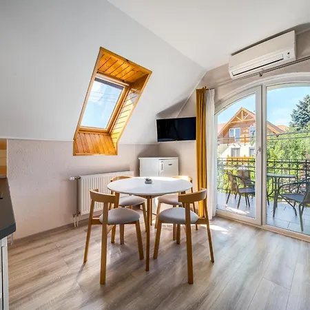 شقة Helka Apartmanhaz *
