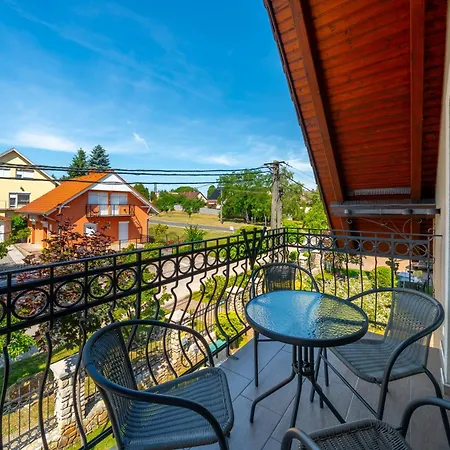 Helka Apartmanhaz Apartment *