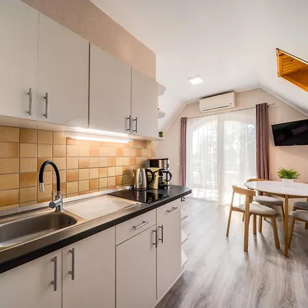 Helka Apartmanhaz Балатонлелле