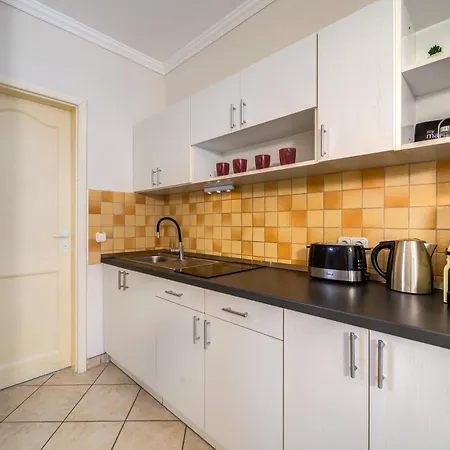 Helka Apartmanhaz * بالاتوليلّي