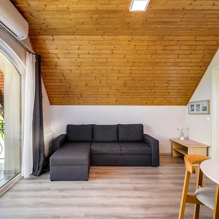 شقة Helka Apartmanhaz *