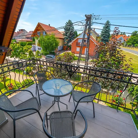 Helka Apartmanhaz Балатонлелле