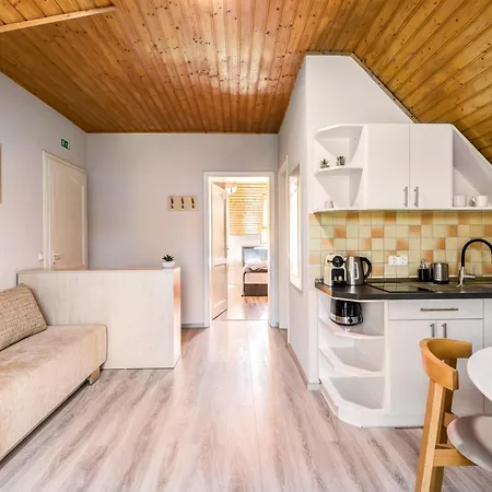 Апартаменты Helka Apartmanhaz Балатонлелле