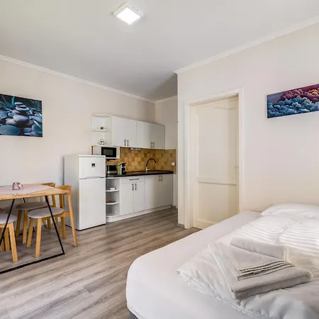 Апартаменты Helka Apartmanhaz Балатонлелле