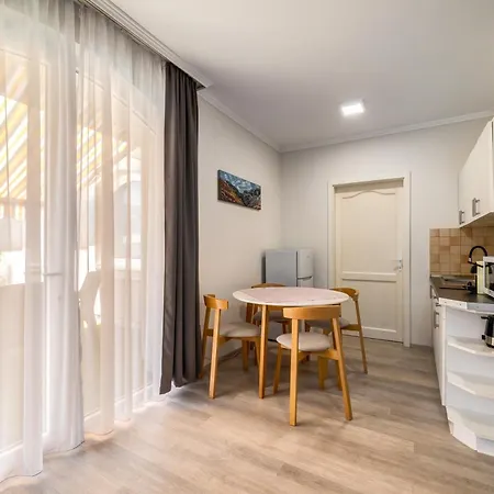 شقة Helka Apartmanhaz *