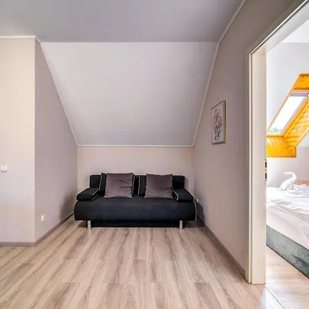 شقة Helka Apartmanhaz *