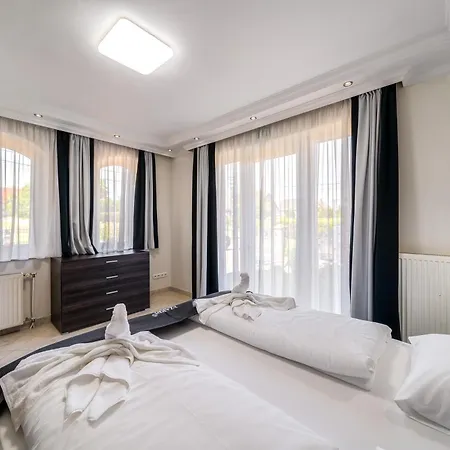 شقة Helka Apartmanhaz *