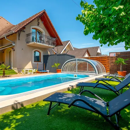 Helka Apartmanhaz * Balatonlelle