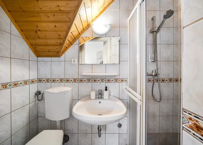 Helka Apartmanhaz * בלטונללה