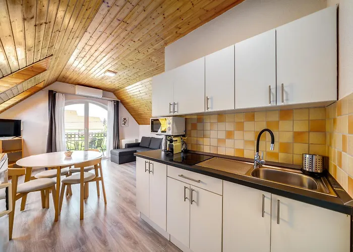 Helka Apartmanhaz דירה *