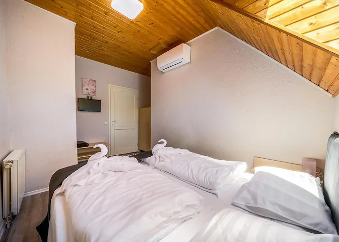 דירה Helka Apartmanhaz בלטונללה