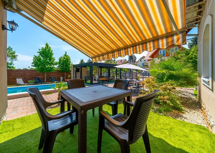 Helka Apartmanhaz דירה בלטונללה